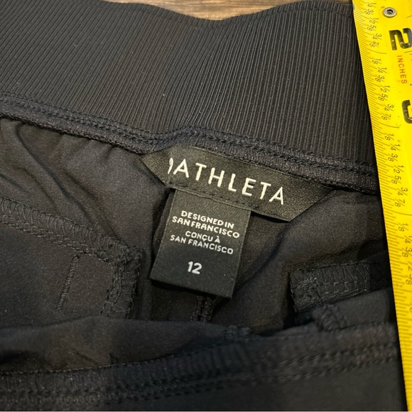 Women’s Athleta Brooklyn Bermuda Shorts Pull on Size 12 Stretchy 4 zip Pockets - Picture 5 of 9